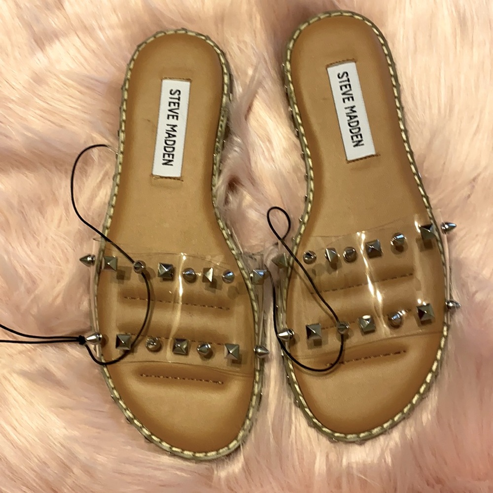 NWOT Steve Madden clear Studded slip on sandals💕